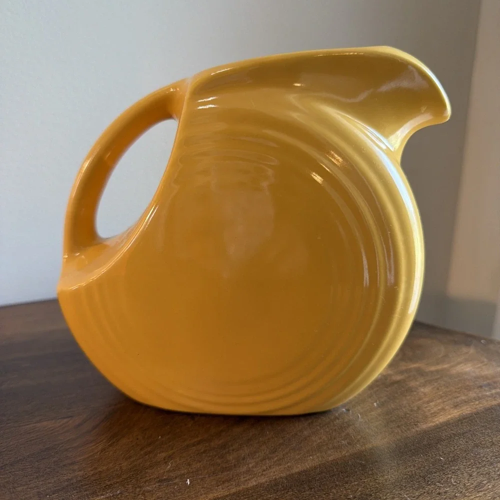 Vintage Original Small Yellow Fiesta/Fiestaware Disc Pitcher-1 qt. size Juice